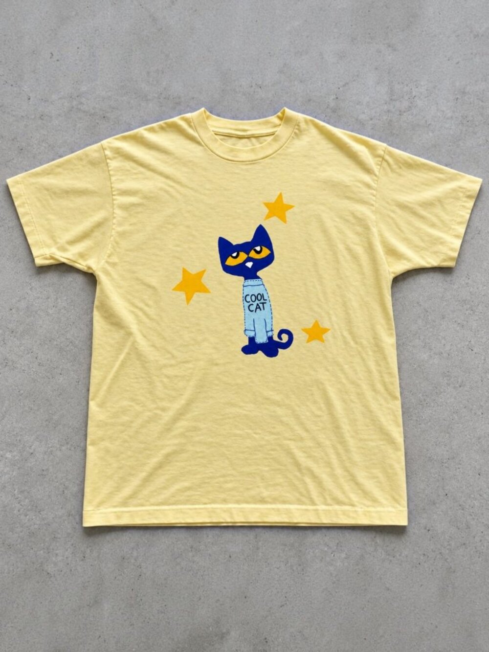 Gildan Cool Cat Stars Pale Yellow Graphic T-Shirt